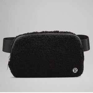 Lululemon fleece belt bag